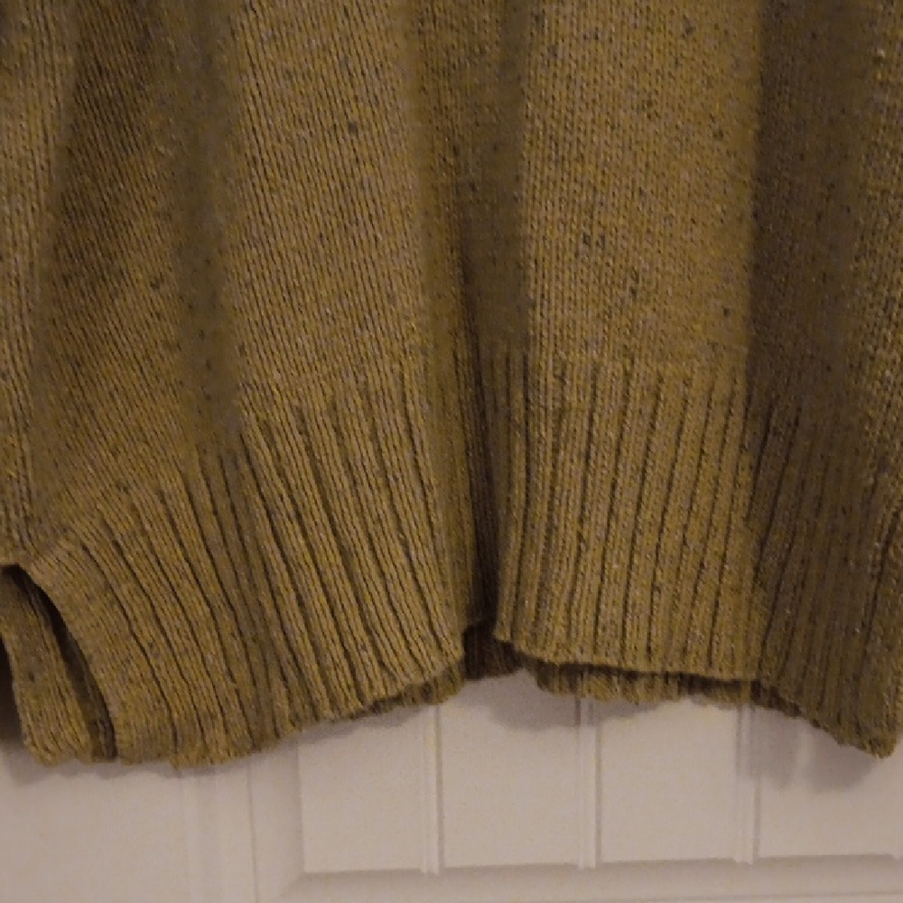 Sweater - Picture 2 of 8